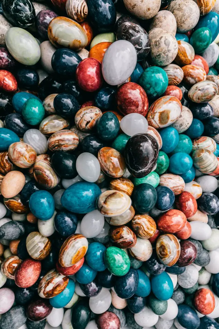 Illustrative image of various sized stones, resembling the diverse size range of Crassula Ovata