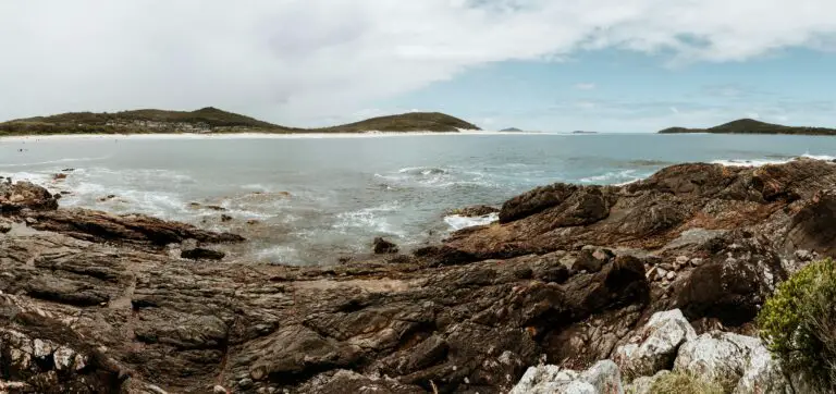 how do sedimentary rocks form on the hawaiian islands